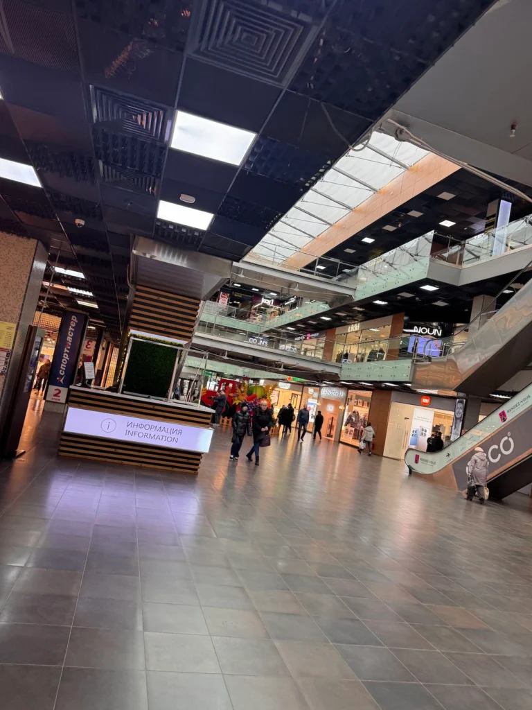 Aquarelle Mall: Volgograd's Premier Shopping Destination 8 Aquarelle Mall in Volgograd Russia