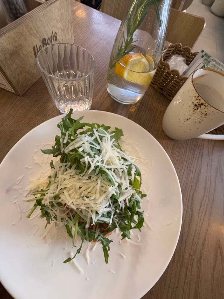 Coffee Bar Lis Boris Volgograd: A Cozy Spot for Coffee Lovers and Tasty Bites 2 Coffee Bar Lis Boris Volgograd Russia