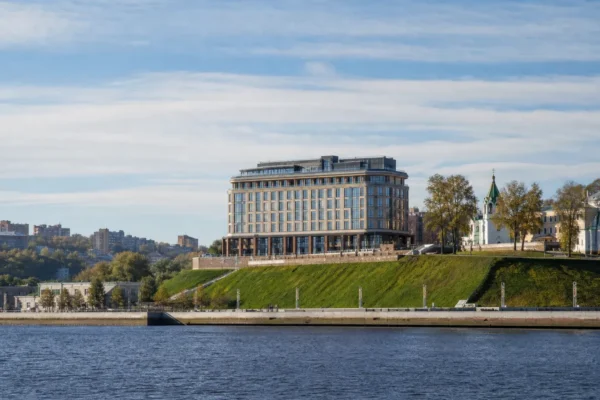 AZIMUT Hotel Nizhny Novgorod: Central Location on the Strelka 2