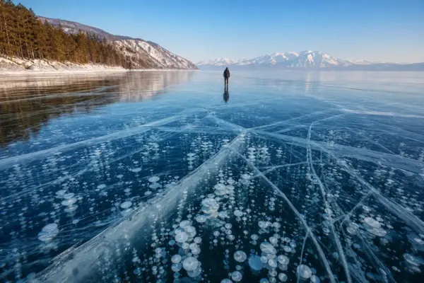 Best Things to Do at Lake Baikal in Winter: Ice Walking, Sledding and Diving 4