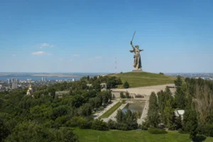 Best Things to Do with Kids, Volgograd: Parks, Planetarium and Monuments