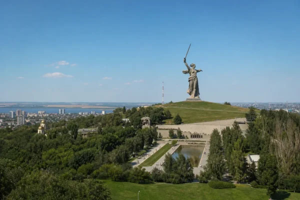 Best Things to Do with Kids, Volgograd: Parks, Planetarium and Monuments 3
