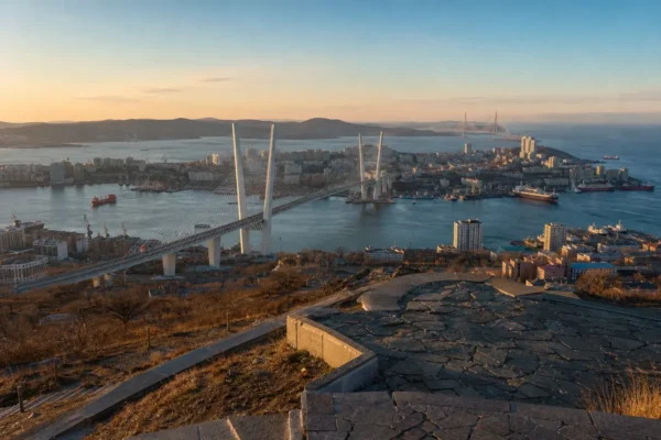 Best Viewpoints for Panoramic City & Bay Views, Vladivostok: Bridges, Bays and Observation Decks