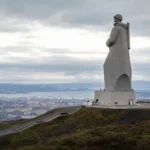 City walks and neighborhoods in Murmansk: Arctic architecture and memorial routes