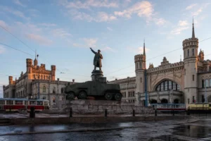 Finlyandsky Railway Station, Saint Petersburg: Lenin Square Terminus