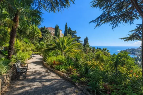 Free or low-cost attractions, Sochi: Parks, beaches and walks without breaking the bank