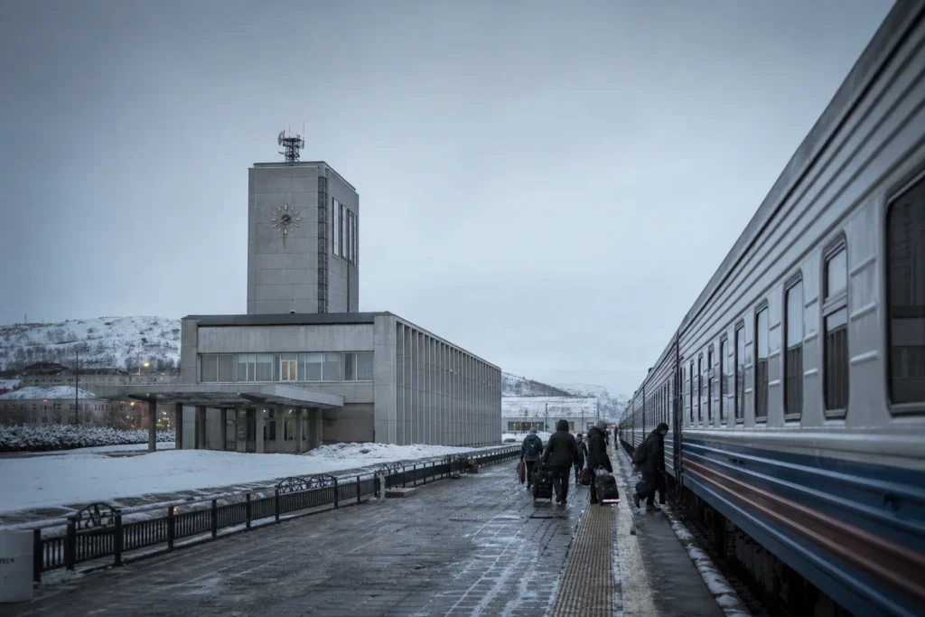 Get Train and Long-Distance Bus Tickets in Murmansk: Online and At the Station