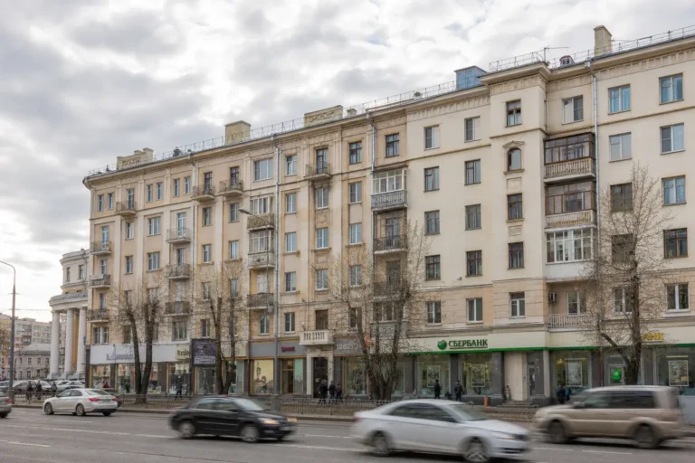 Hotel Yug: Budget Lodging Near Yekaterinburg's Main Station 3