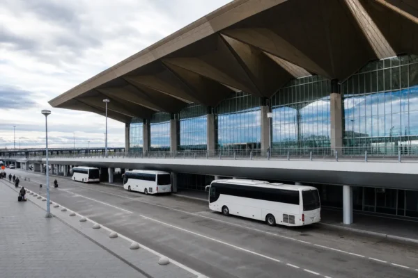 How to Get from Pulkovo Airport to the City Centre, Saint Petersburg: Bus, Metro and Taxi