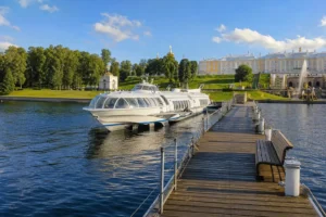How to Get to Peterhof, Saint Petersburg: Train, Bus, Hydrofoil