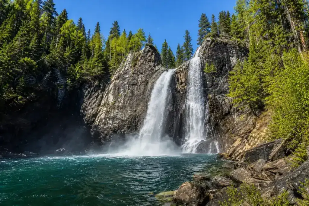 Kamyshlinsky Waterfall: Easy Hike to a Mountain Cascade