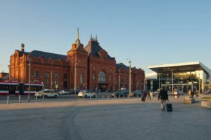 Kazan Railway Station, Kazan: Kazan-1, Airport Train and Connections