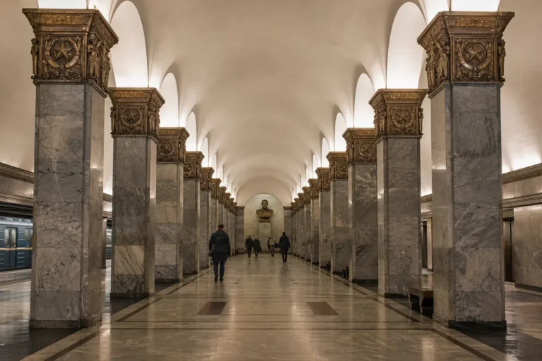 Kirovsky Zavod Metro Station, Saint Petersburg: Industrial Hall