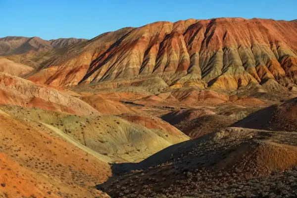 Kyzyl-Chin Mars Valley: Colored Mountains and What to Expect 2