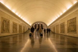 Ladozhskaya Metro Station, Saint Petersburg: Railway Link