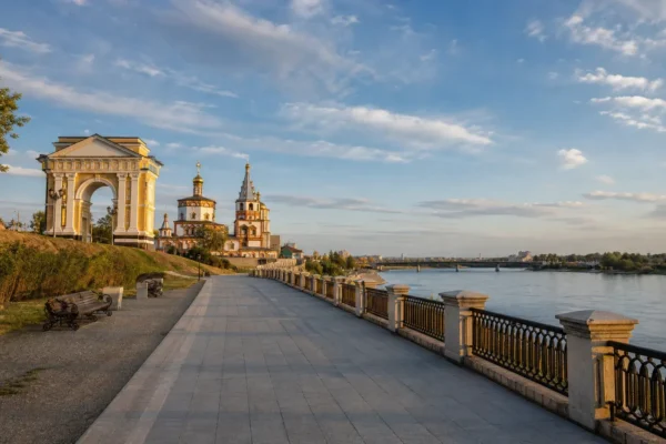 Lower Angara Embankment, Irkutsk: Moscow Gate and River Walk
