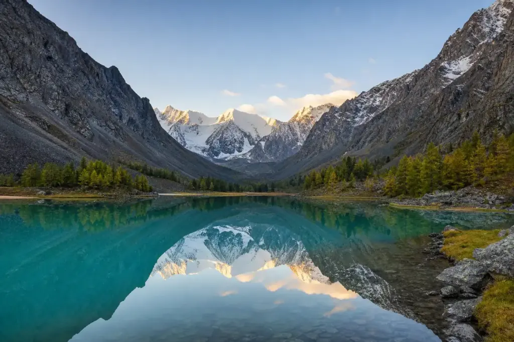 Multinsky Lakes Hiking Route: 8-12 Day Trek in the Altai