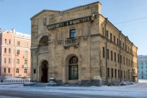 Murmansk Regional Art Museum: Arctic Art and Historic Stone Building
