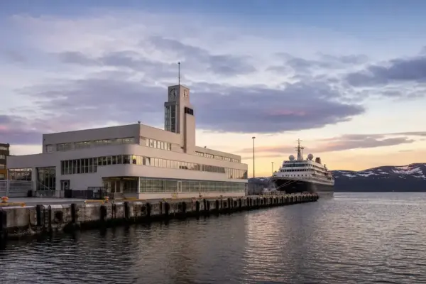 Murmansk Seaport Passenger Terminal: Cruise Gateway and Arctic Port 5