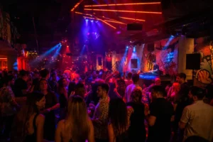 Nebar: Multi-Format Nightclub in Central Sochi with Karaoke and Dancing