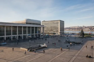 Nizhny Novgorod Railway Station: Getting In and Out by Train