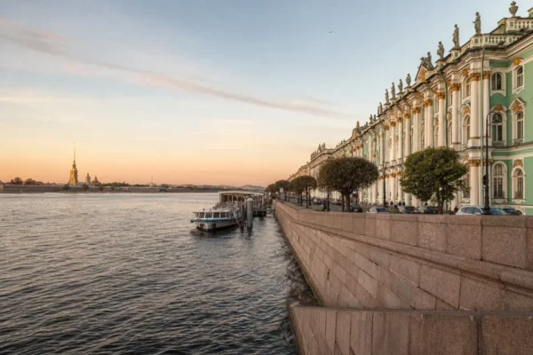 Palace Pier, Saint Petersburg: Boat Trips on the Neva