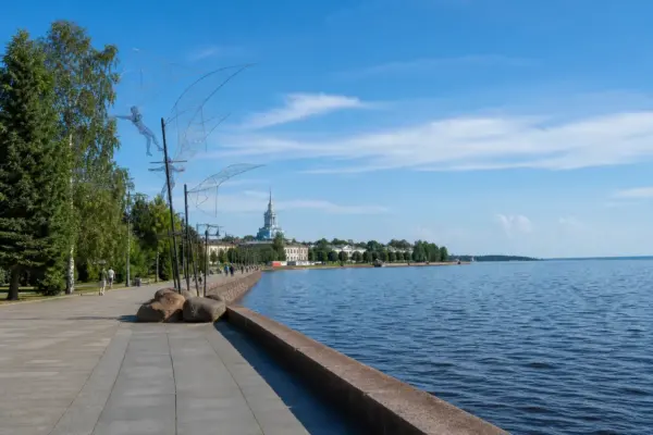 Petrozavodsk: Gateway to Karelia's Wooden Churches and Lake Culture 1