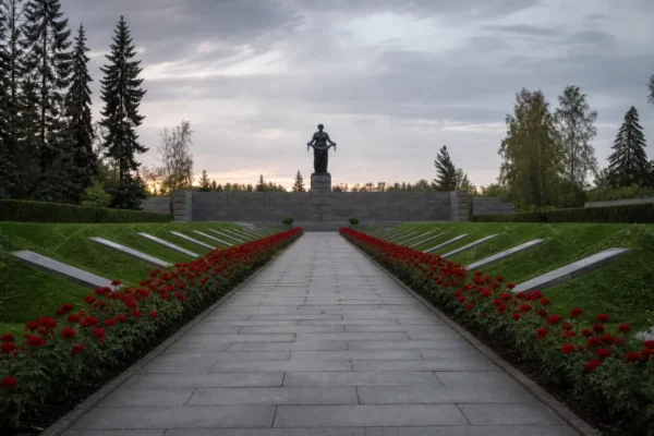 Piskaryovskoye Memorial Cemetery, Saint Petersburg: Visitor Guide