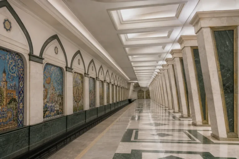 Ploshchad Tukaya, Kazan: Mosaics, Exits and How to Visit 20