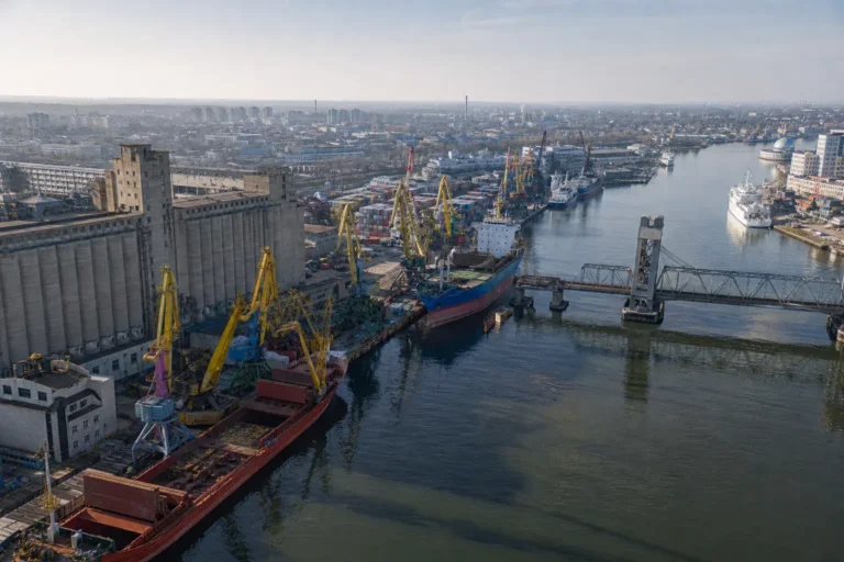 Port of Kaliningrad: Working Cargo Port, Historic Maritime Hub 55