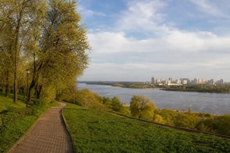 Prioksky District: Green Neighborhoods and Park Life Above the Oka 62