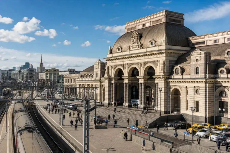 Reach Volgograd from Moscow by Train: Booking, Journey and What to Expect