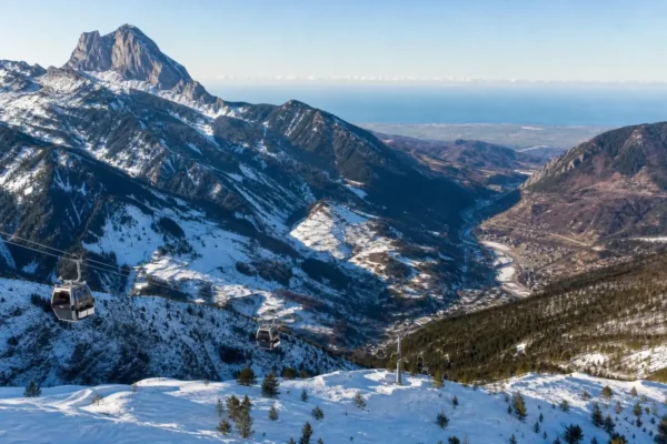 Rosa Khutor, Sochi: Cable Cars, Skiing and Mountain Scenery