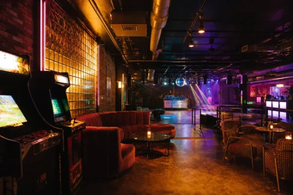 RV Club: Retro 1990s Nightclub and Karaoke in Central Kazan