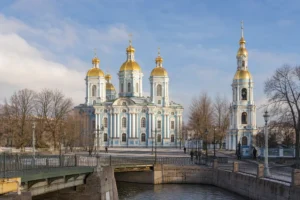 Saint Nicholas Naval Cathedral: Baroque Church by the Canal
