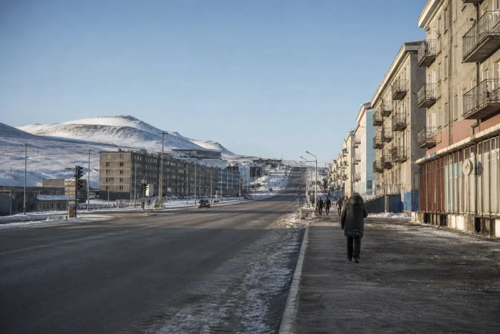 Self-guided walking routes through neighborhoods, Murmansk: Explore the Arctic City on Foot