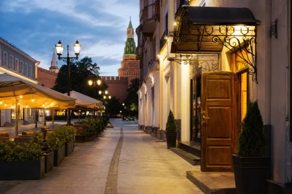 Smile Hostel, Nizhny Novgorod: City Center Location, Themed Rooms, and Booking Tips 6