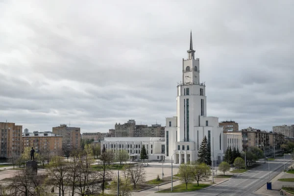 Uralmash: Soviet Factory District and Constructivist Architecture