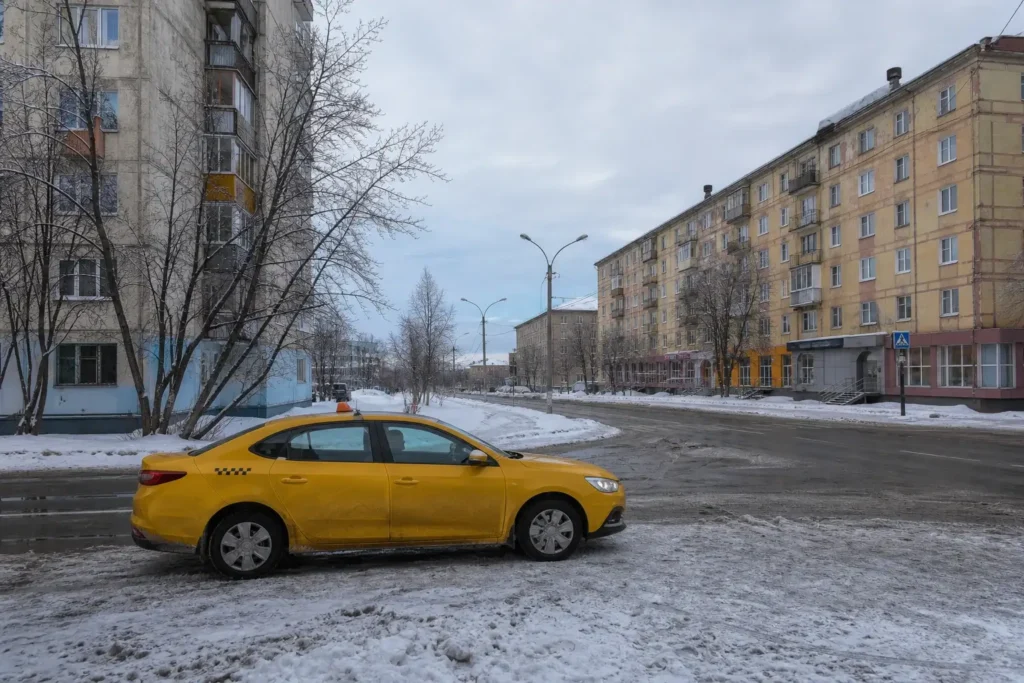 Use Taxis in Murmansk: Apps, Costs and How to Avoid Scams