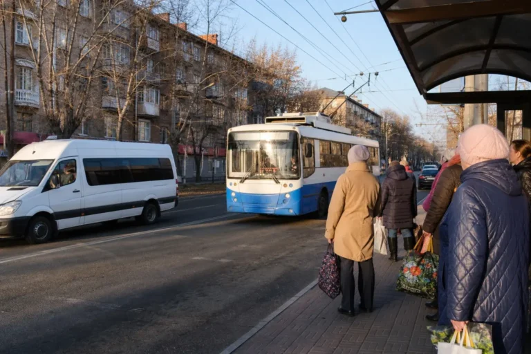 Volzhskaya Tram Stop, Irkutsk: Buses and Trolleybuses, Not Trams