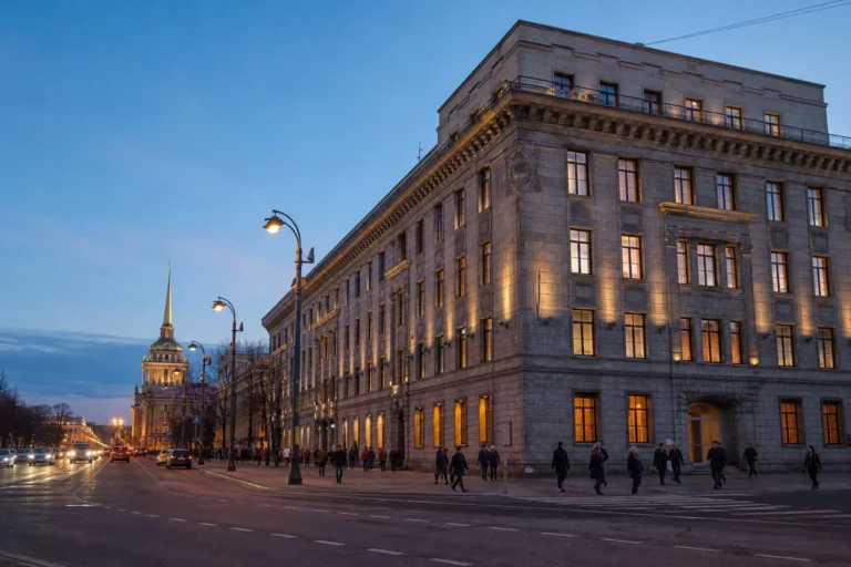 Wawelberg Hotel, Saint Petersburg: Nevsky Prospekt Bank Building Hotel