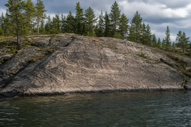 White Sea Petroglyphs: Ancient Rock Carvings and Neolithic Hunting Art