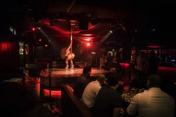 Zazhigalka, Murmansk: Late-Night Entertainment in the Arctic
